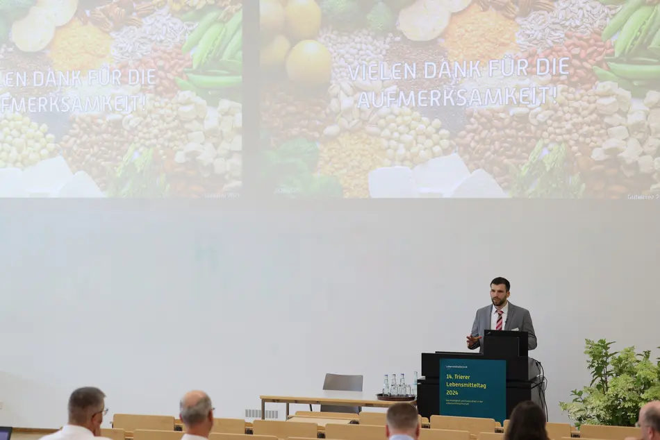 Dr. Michael Féchir auf dem Trierer Lebensmitteltag Hochschule Trier